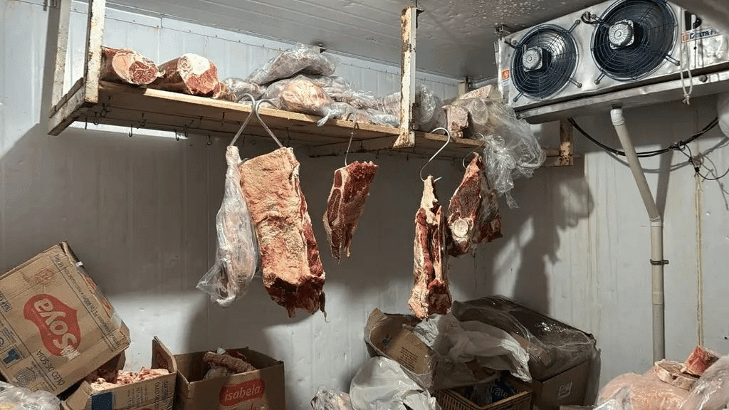 Fiscalização apreende 2,2 toneladas de alimentos impróprios para consumo em Constantina