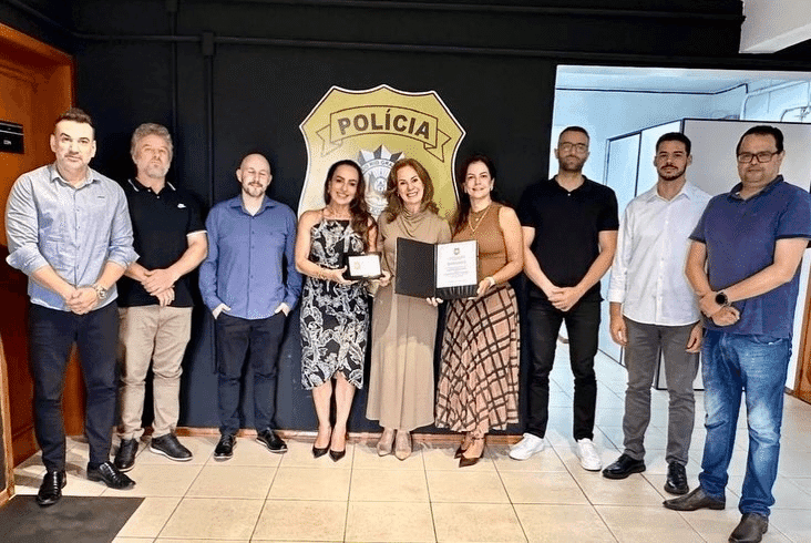 Presidente do Sicredi Conexão recebe Diploma Amigo da Polícia
