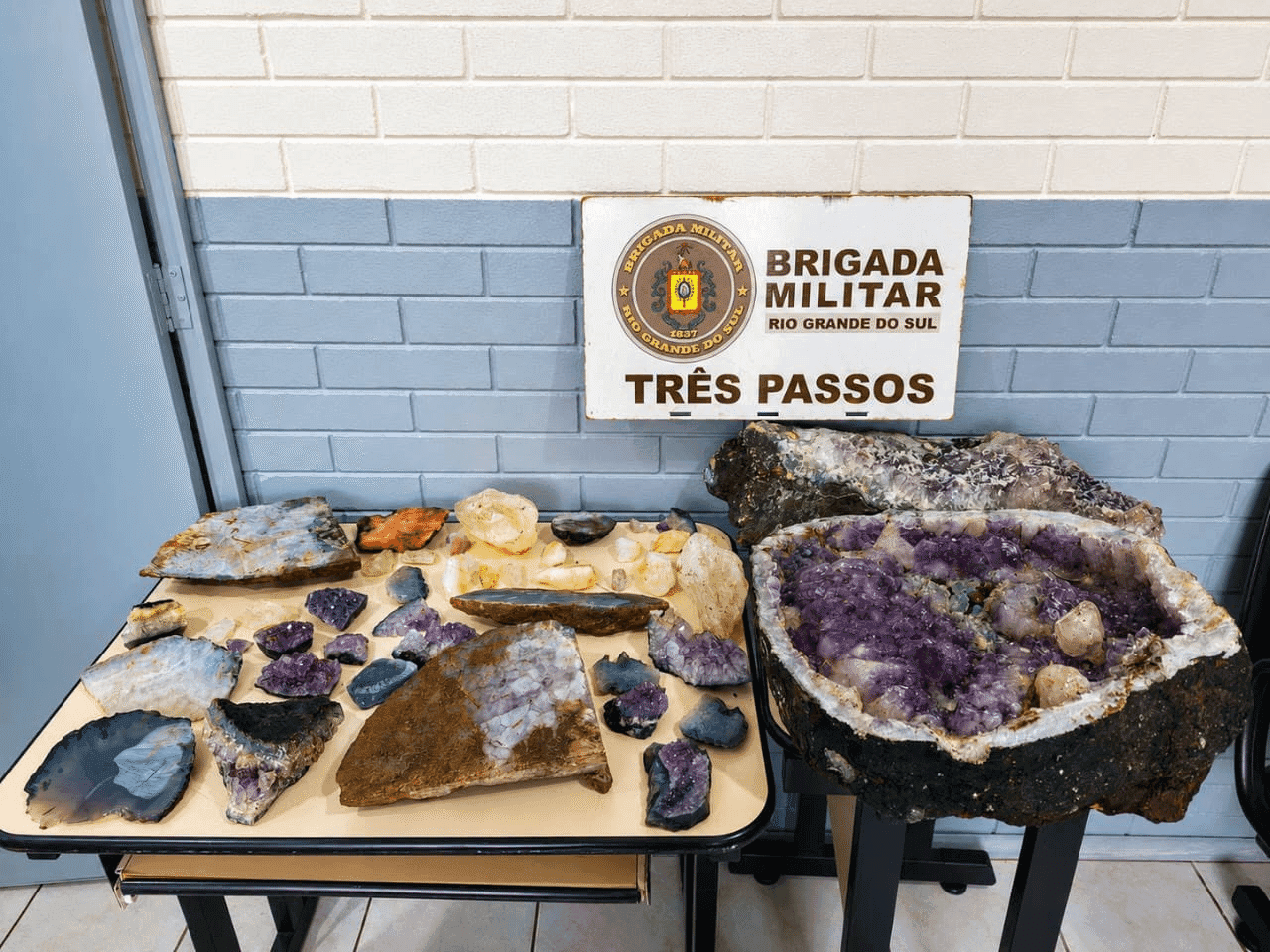 Homens são presos em Tiradentes do Sul por furto de pedras preciosas em Ametista do Sul