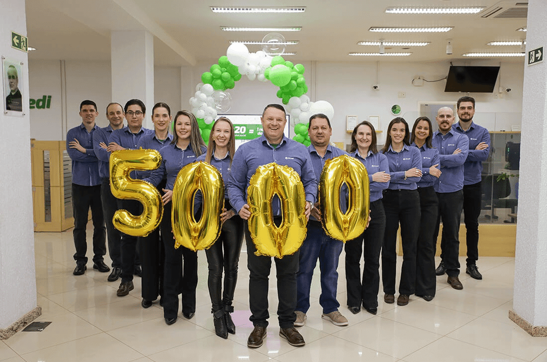 Sicredi Conexão celebra marca de 5 mil associados em Rodeio Bonito com recepção especial