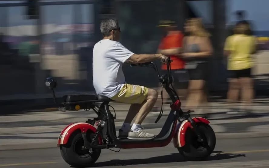 Regras para ciclomotores começam a valer 